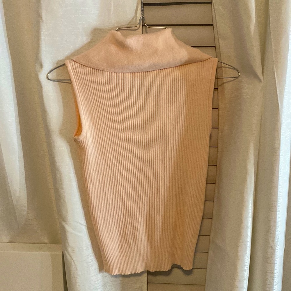 Is S/M - Picture 2 of 2